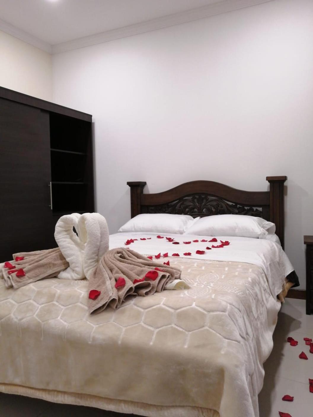 Hotel El Monarca Тунха Екстер'єр фото